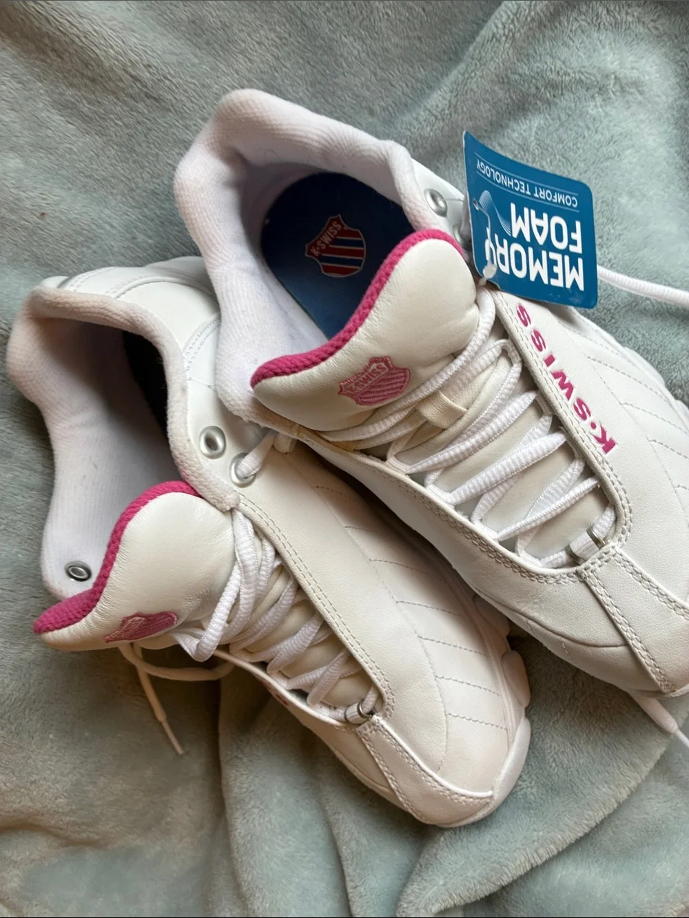 K-Swiss Women's Classic White Athletic Sneakers with Pink Accents- Size 8 - Picture 9 of 10